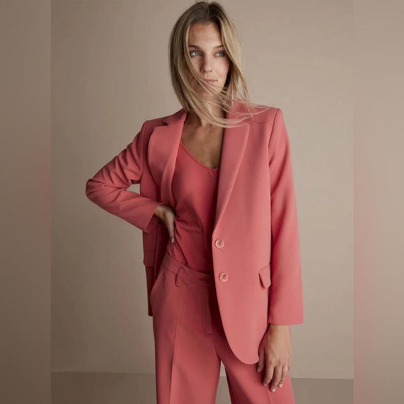 🚨 Nov 23 @11:11 am EST SUMMUM Notification 🚨 The Golden Thread …. Euro Chic - Picture 5 of 8